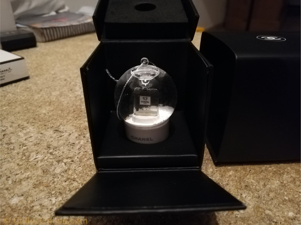CHANEL BOULE DE NOEL N°5 parfums beaute miniatures chanel boule de noel n 5