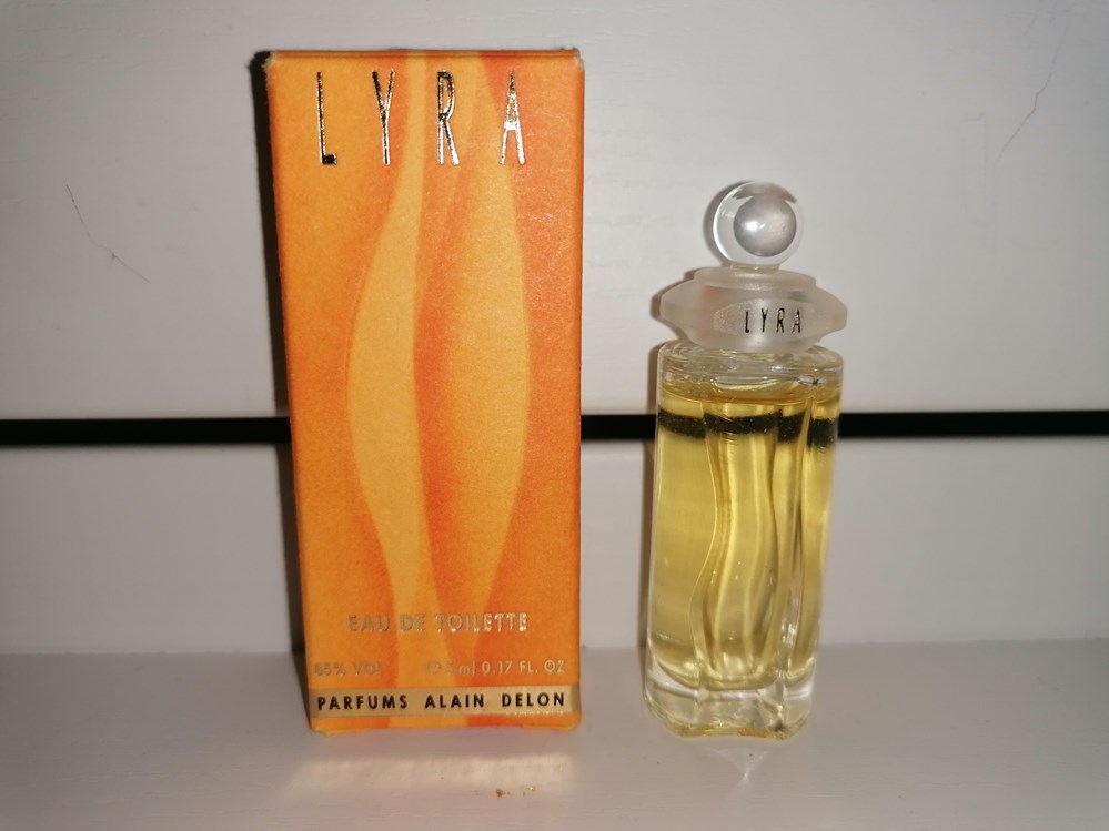 DELON ALAIN LYRA parfums beaute miniatures delon alain lyra