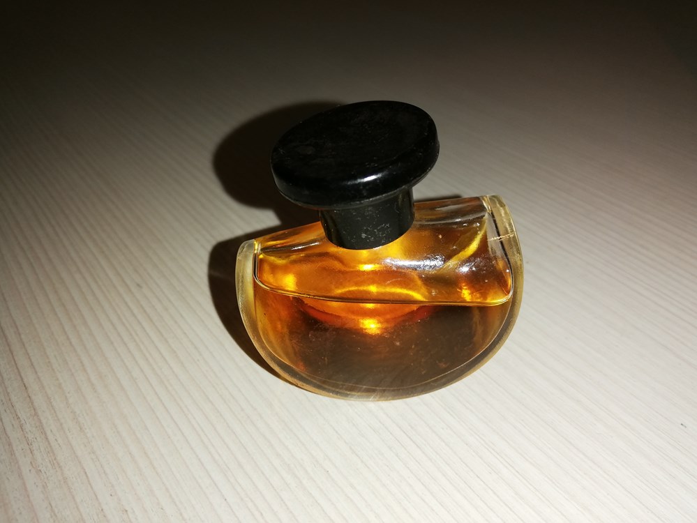 NON IDENTIFIE parfums beaute miniatures non identifie