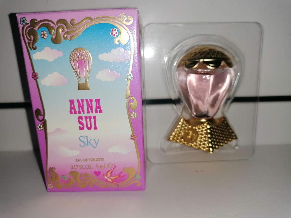 SUI ANNA SKY parfums beaute miniatures sui anna sky