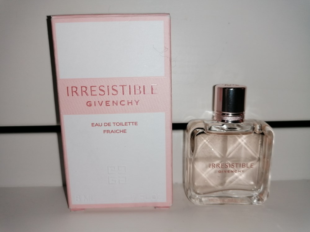 GIVENCHY IRRESISTIBLE parfums beaute miniatures givenchy irresistible