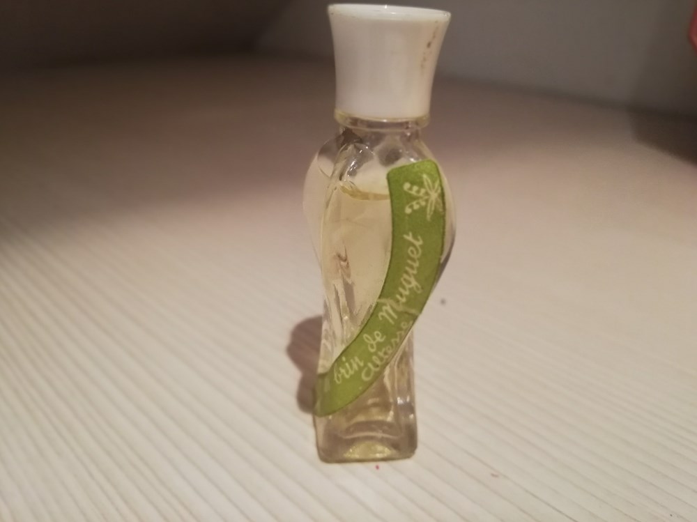 NON IDENTIFIE UN BRIN DE MUGUET ALTESSE parfums beaute miniatures non identifie un brin de muguet altesse