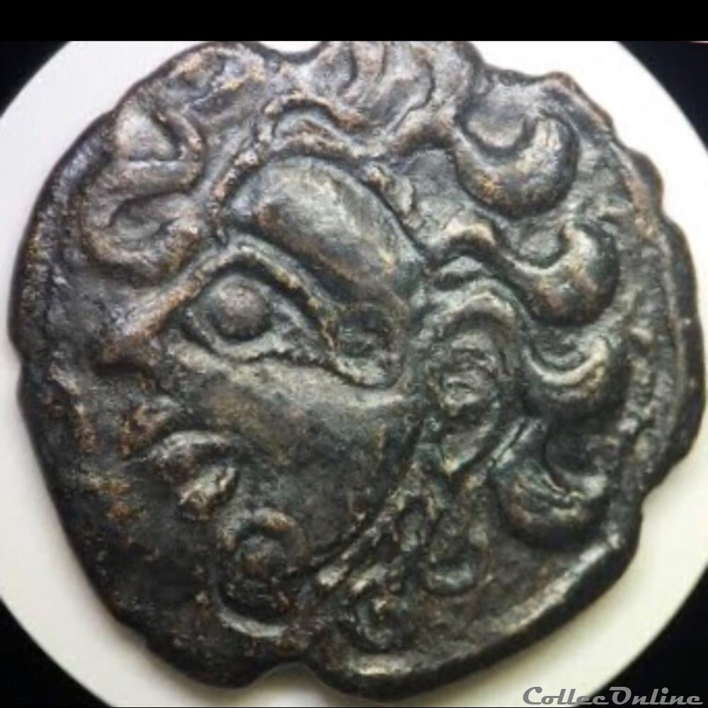 Bronze au cheval, au masque et au triskèle - Ambiens - DT.368 monnaies antiques av jc ap celtes bronze au cheval au masque et au triskele ambiens dt 368