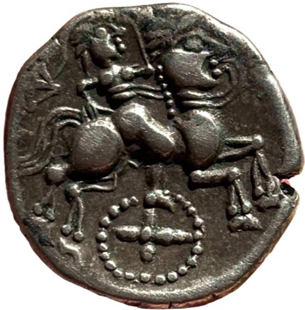 Statère d’argent à la cavalière et à la roue monnaies antiques celtes statere d argent a la cavaliere et a la roue