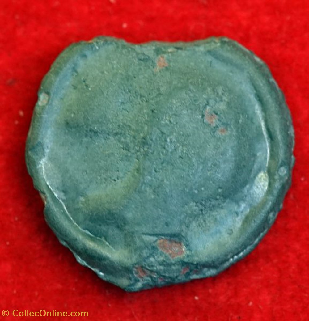 grosse tete casquee_avers monnaies antiques celtes grosse tete casquee avers