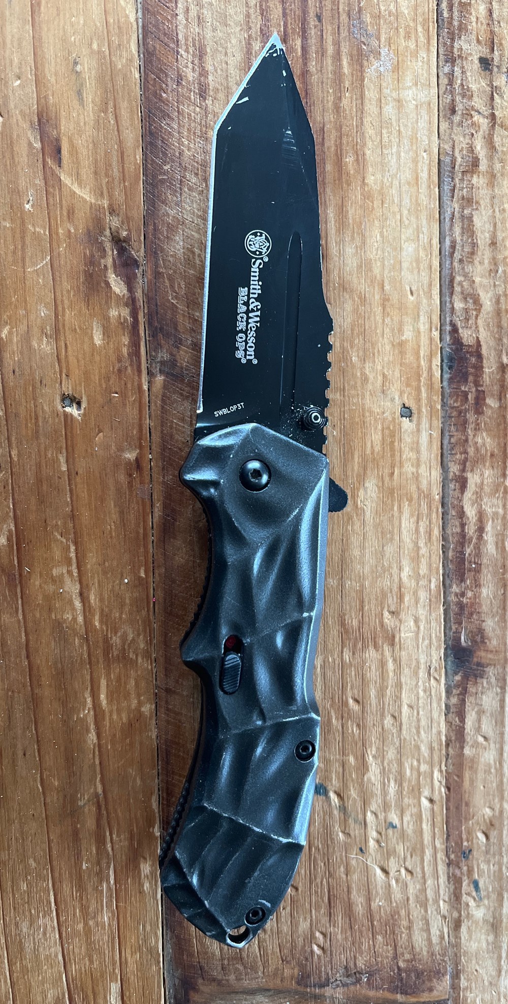 couteaux automatiques smith wesson black ops