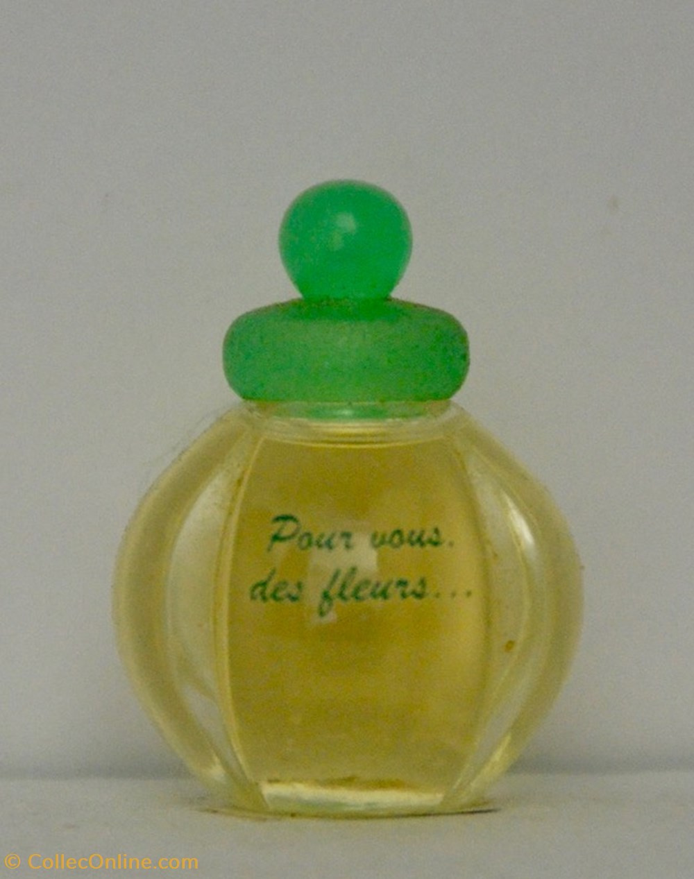 LE MONDE EN PARFUM - VITTORI Isabel - Pour vous des Fleurs parfums beaute miniatures le monde en parfum vittori isabel pour vous des fleurs