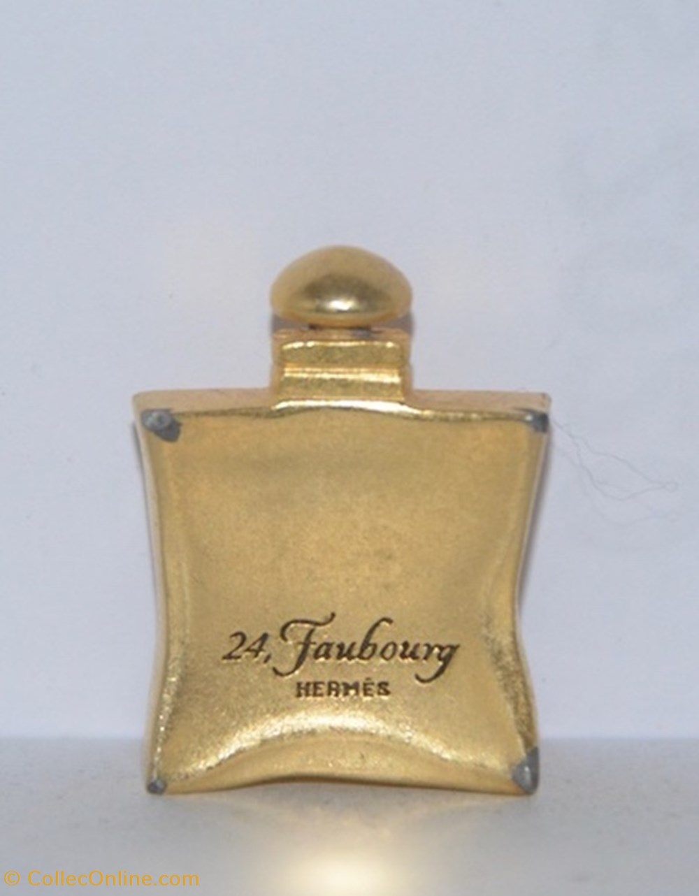 HERMÈS - 24 Faubourg pin's parfums beaute accessoires hermes 24 faubourg pin s
