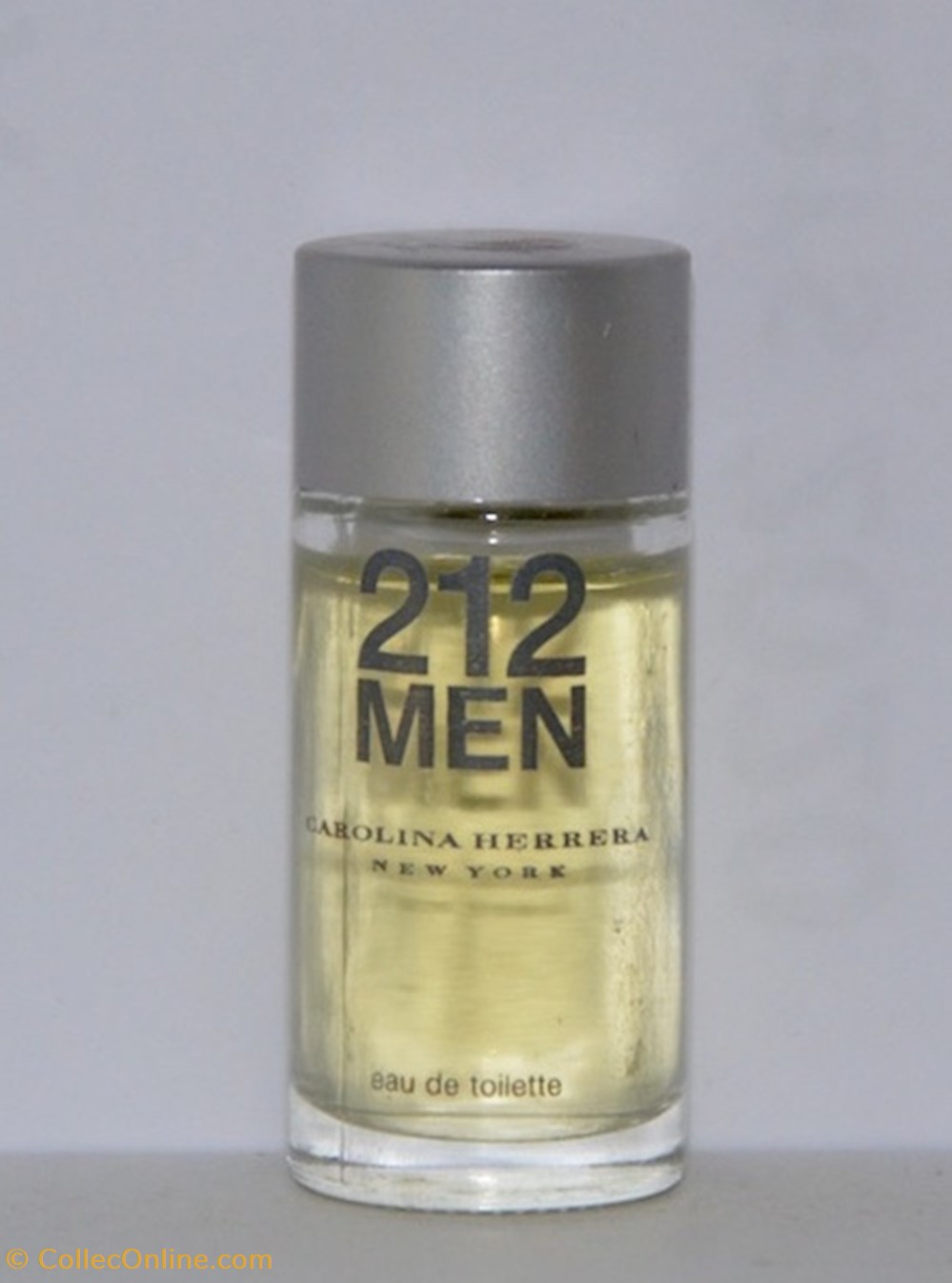 parfums beaute miniatures herrera carolina 212 men