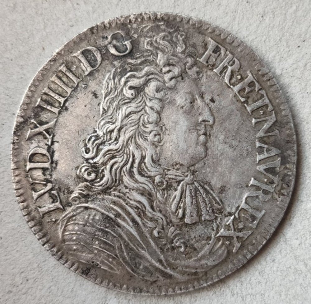 Écu 1679 A à la cravate monnaies europe medievale france royales ecu 1679 a a la cravate