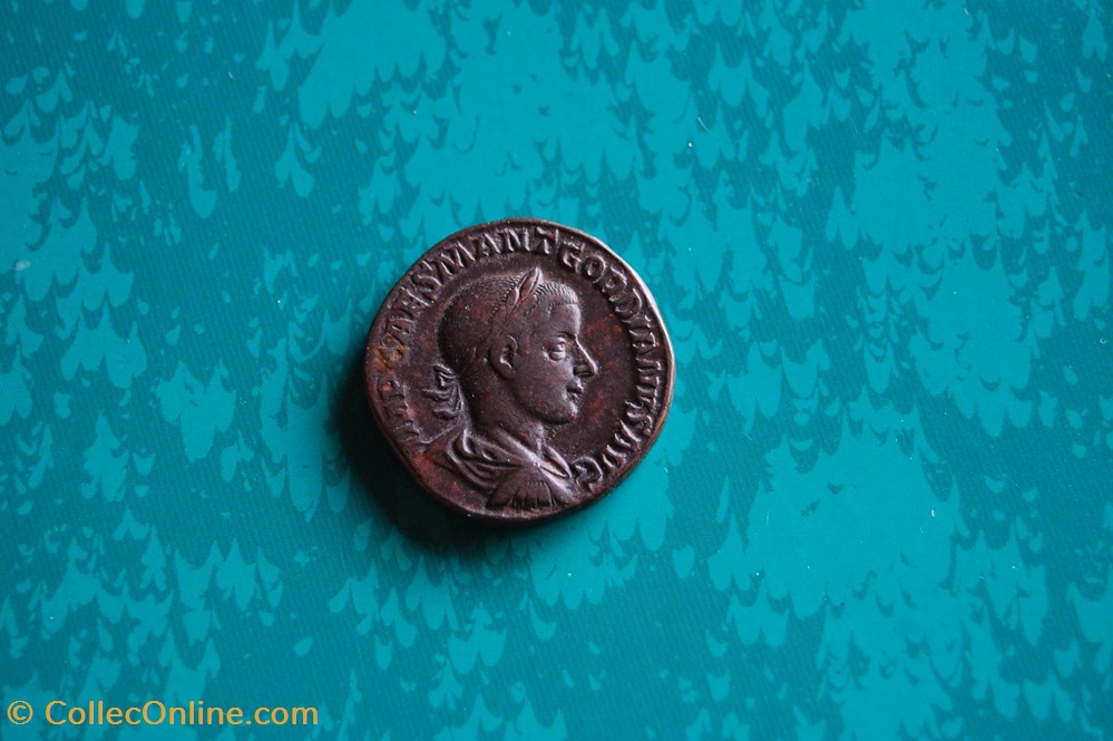 Sesterce Gordien l'empereur debout à gauche monnaies antiquite av jc ap romaines republicaines imperiales sesterce gordien empereur debout a gauche