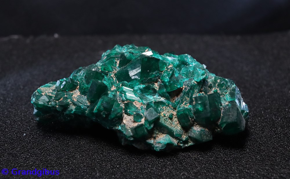 mineraux meteorites dioptase rep altai russie