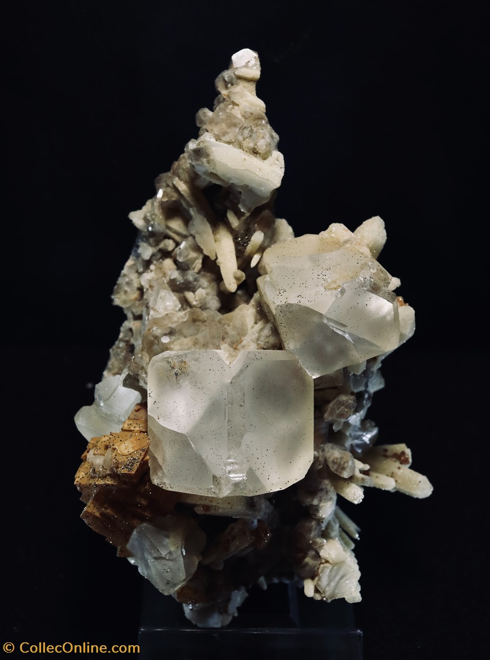 Fluorine (Dalnegorsk, Russie) mineraux meteorites fluorine dalnegorsk russie