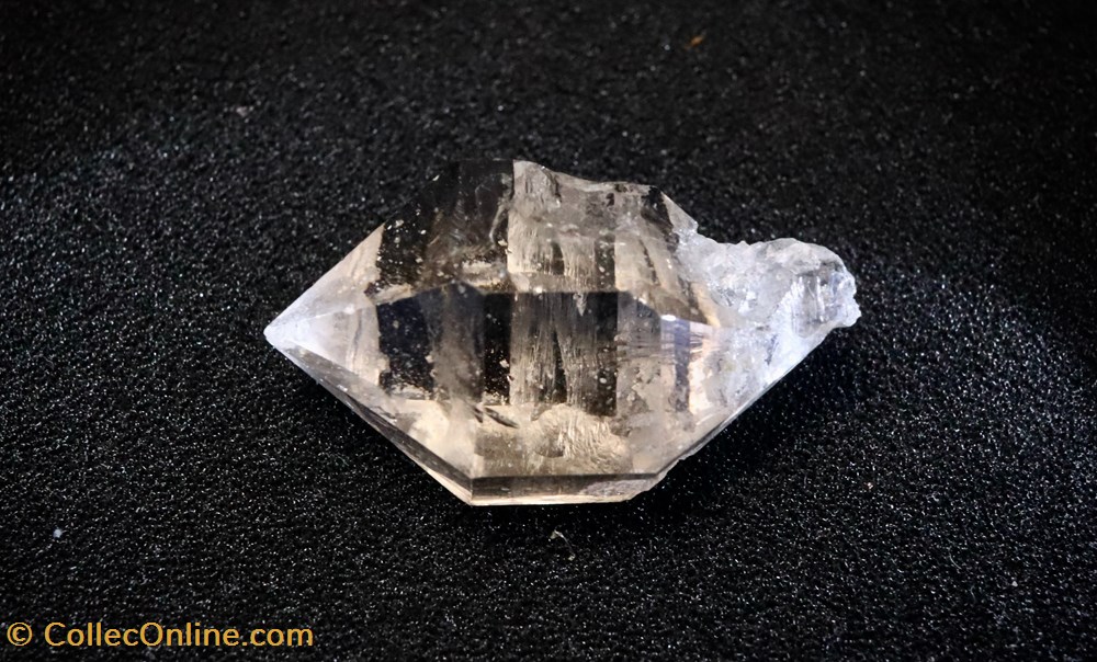 Quartz (Oignies, Pas de Calais) mineraux meteorites bitermine quartz oignies pas de calais