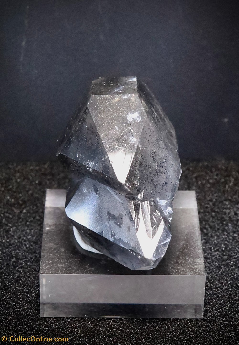 Quartz à inclusion d'hématite 3 mineraux meteorites macle quartz a inclusion hematite