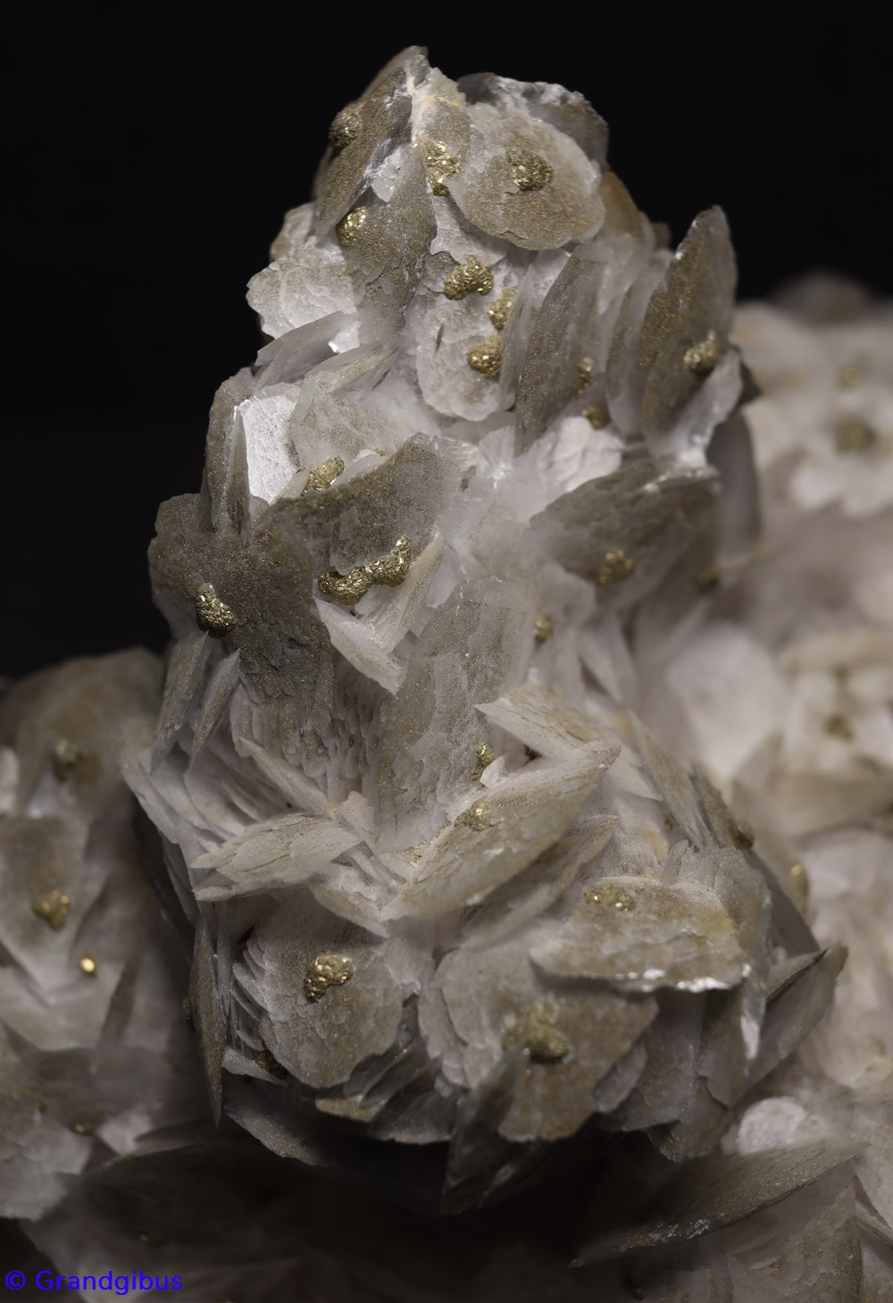 mineraux meteorites calcite en tete de clous geode chine