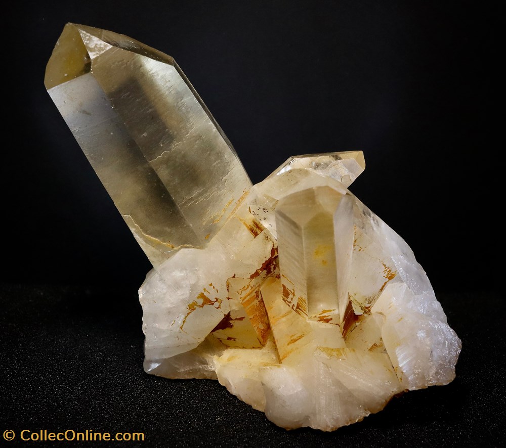Quartz (macle) mineraux meteorites quartz macle