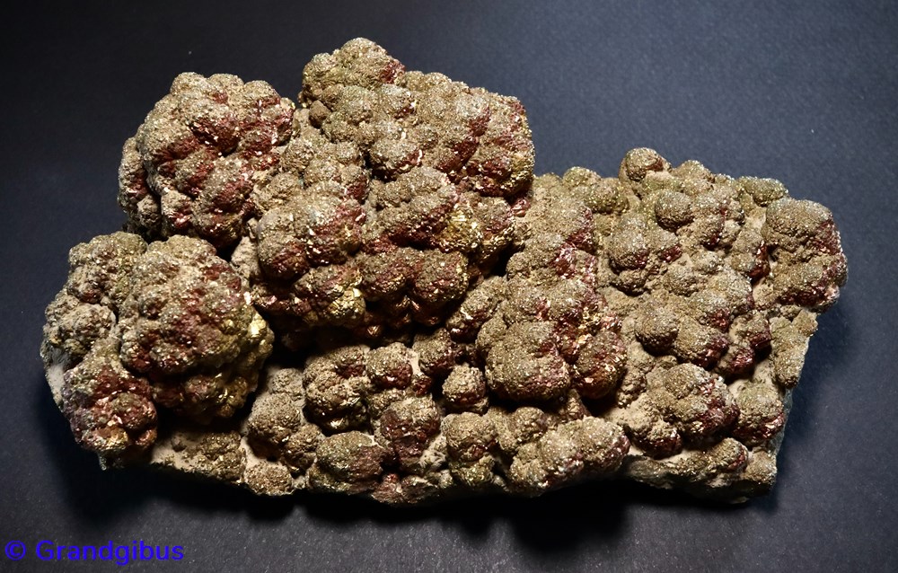 mineraux meteorites natif cuivre irise cristallise
