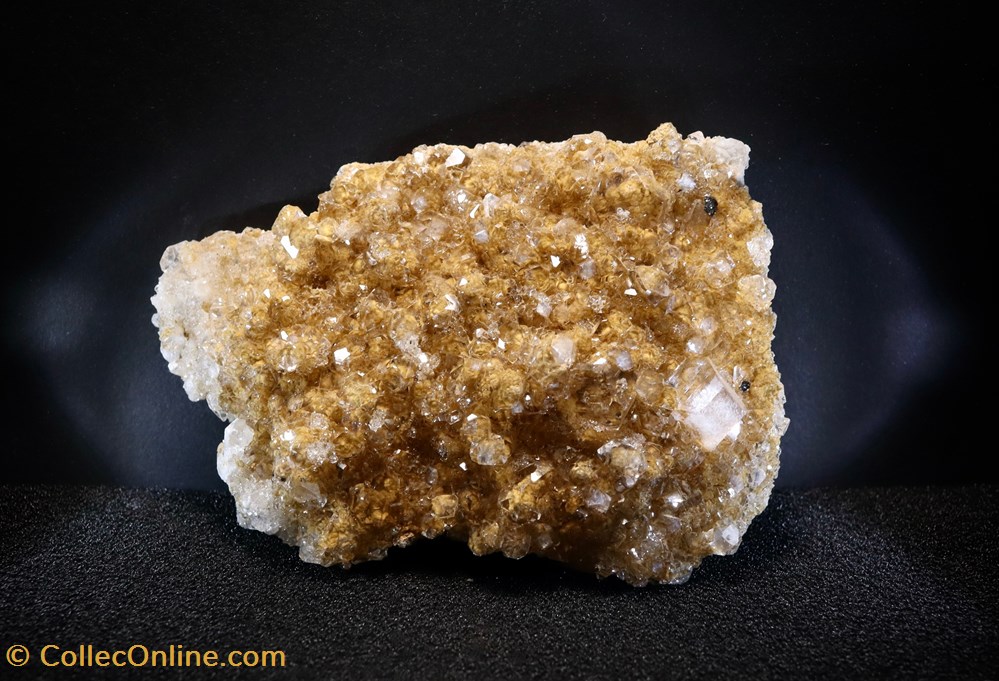 Apophyllite gemme (Dalnegorsk) 3 mineraux meteorites fluorapophyllite apophyllite gemme dalnegorsk