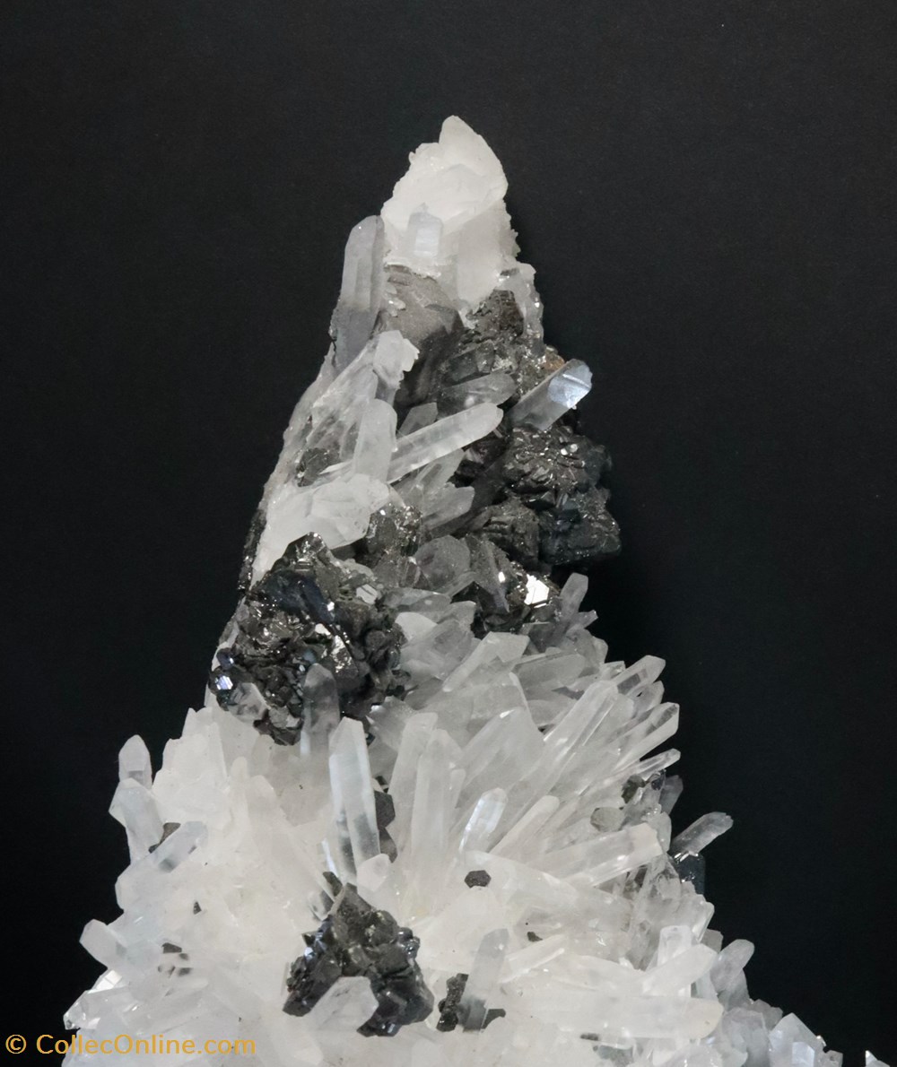 Sphalérite, chalcopyrite et quartz 2 mineraux meteorites sphalerite chalcopyrite et quartz