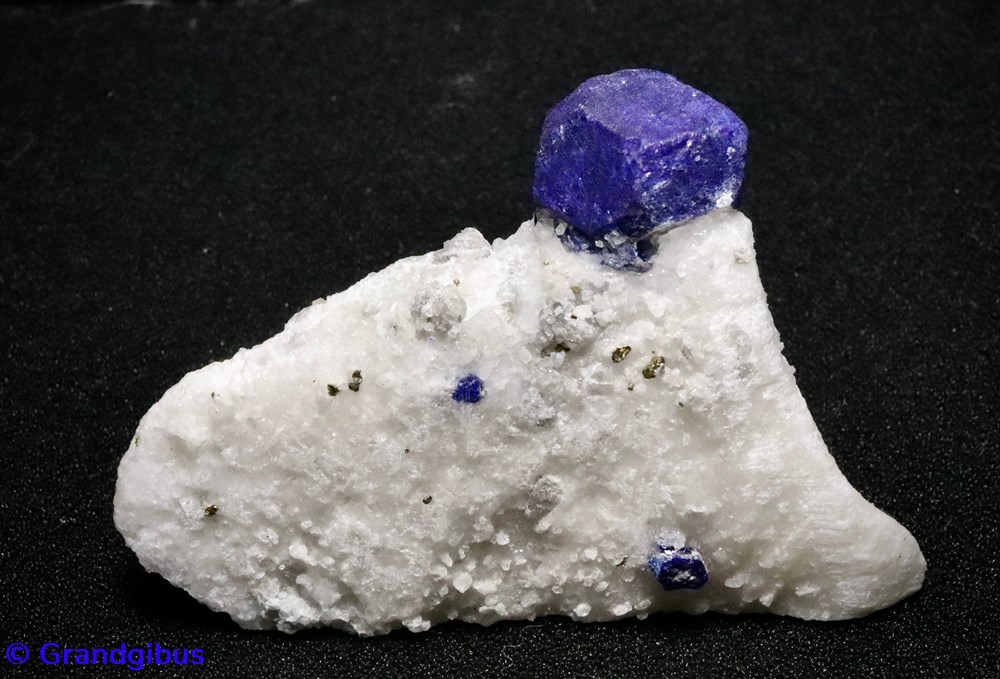 mineraux meteorites lazurite afghanistan
