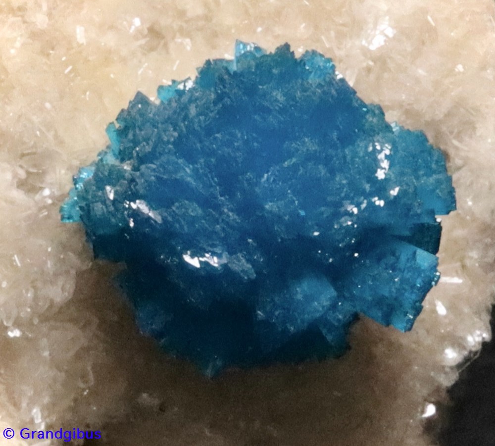 Cavansite (Poona, Inde) 4 mineraux meteorites cavansite poona inde