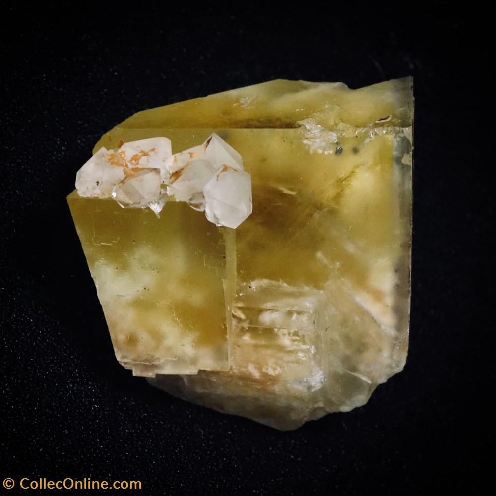 Fluorine (Valzergues, France) mineraux meteorites fluorine valzergues france