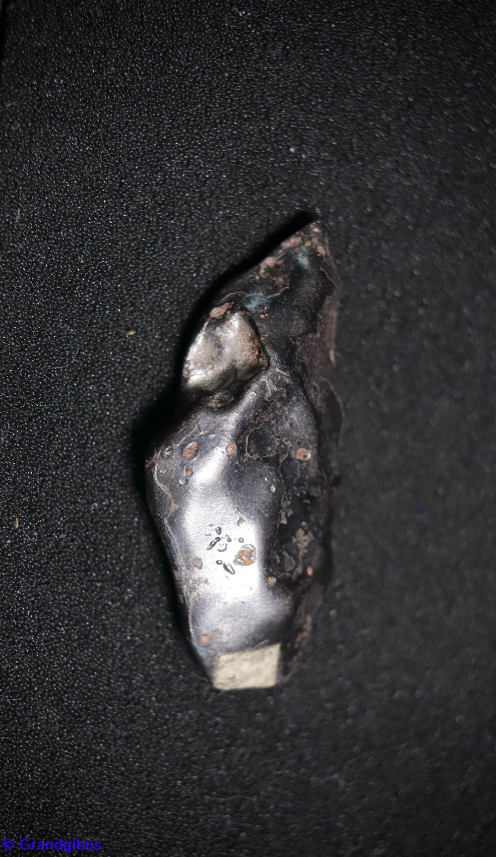 mineraux meteorites sikhote aline regmaglypte meteorite