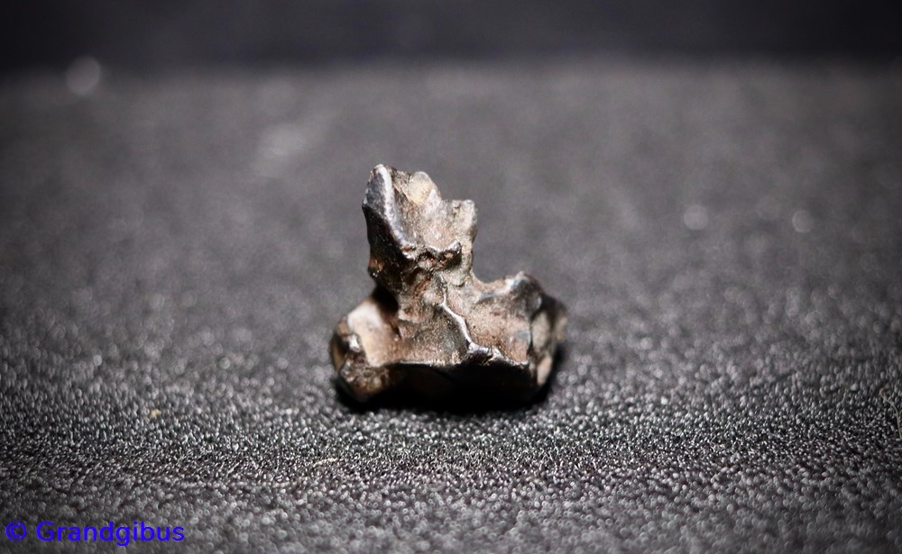 mineraux meteorites sikhote aline regmaglypte meteorite