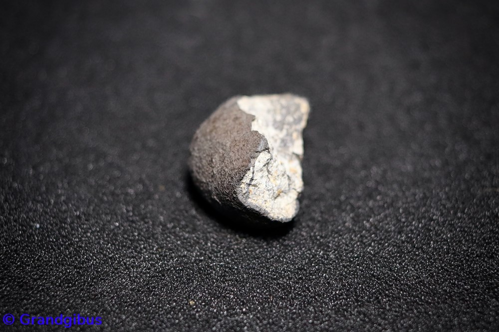 Tcheliabinsk (météorite) - fragment de 8 g 4 mineraux meteorites tcheliabinsk meteorite fragment de 8 g