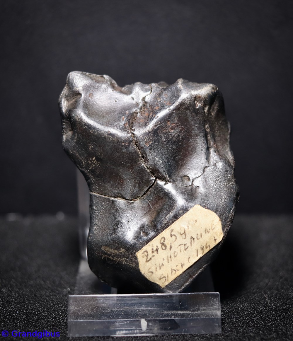 mineraux meteorites sikhote aline regmaglypte meteorite