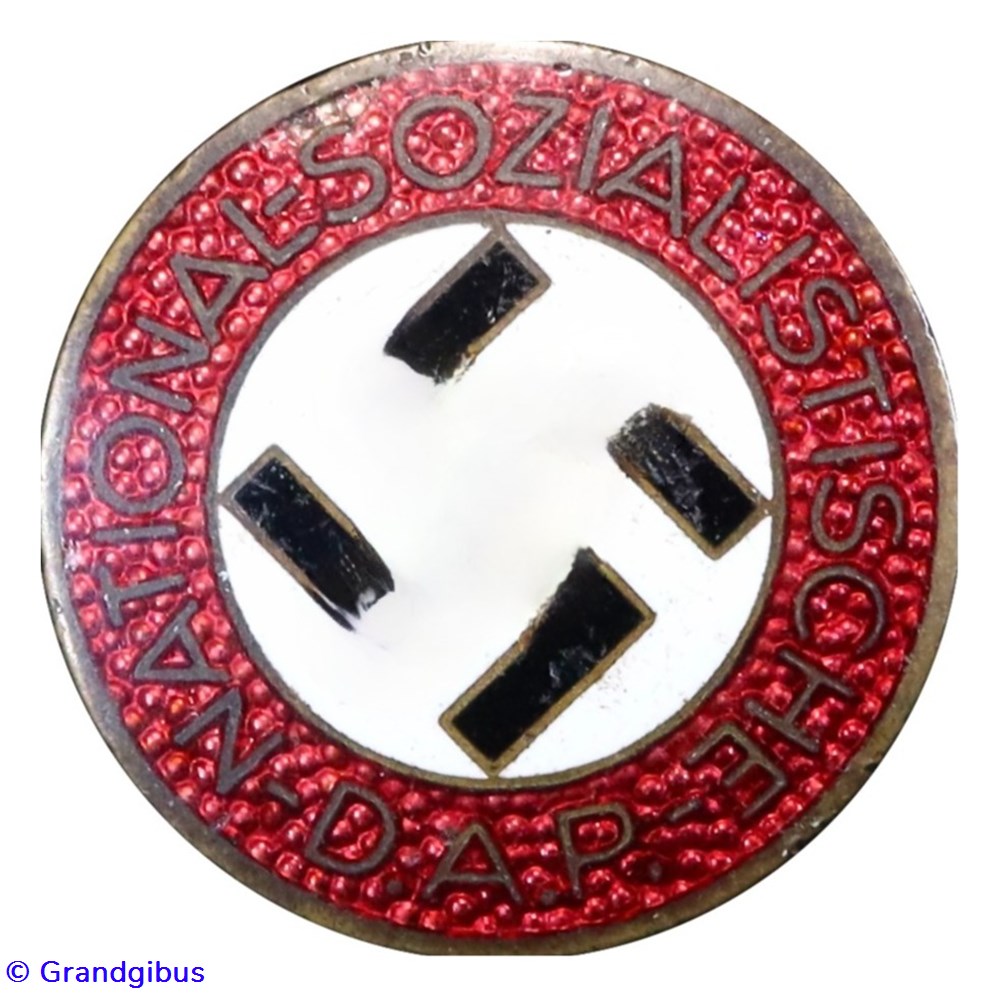 Insigne du N.S.D.A.P - M1/105 (RZM) militaria medailles insignes insigne du n s d a p m1 105 rzm