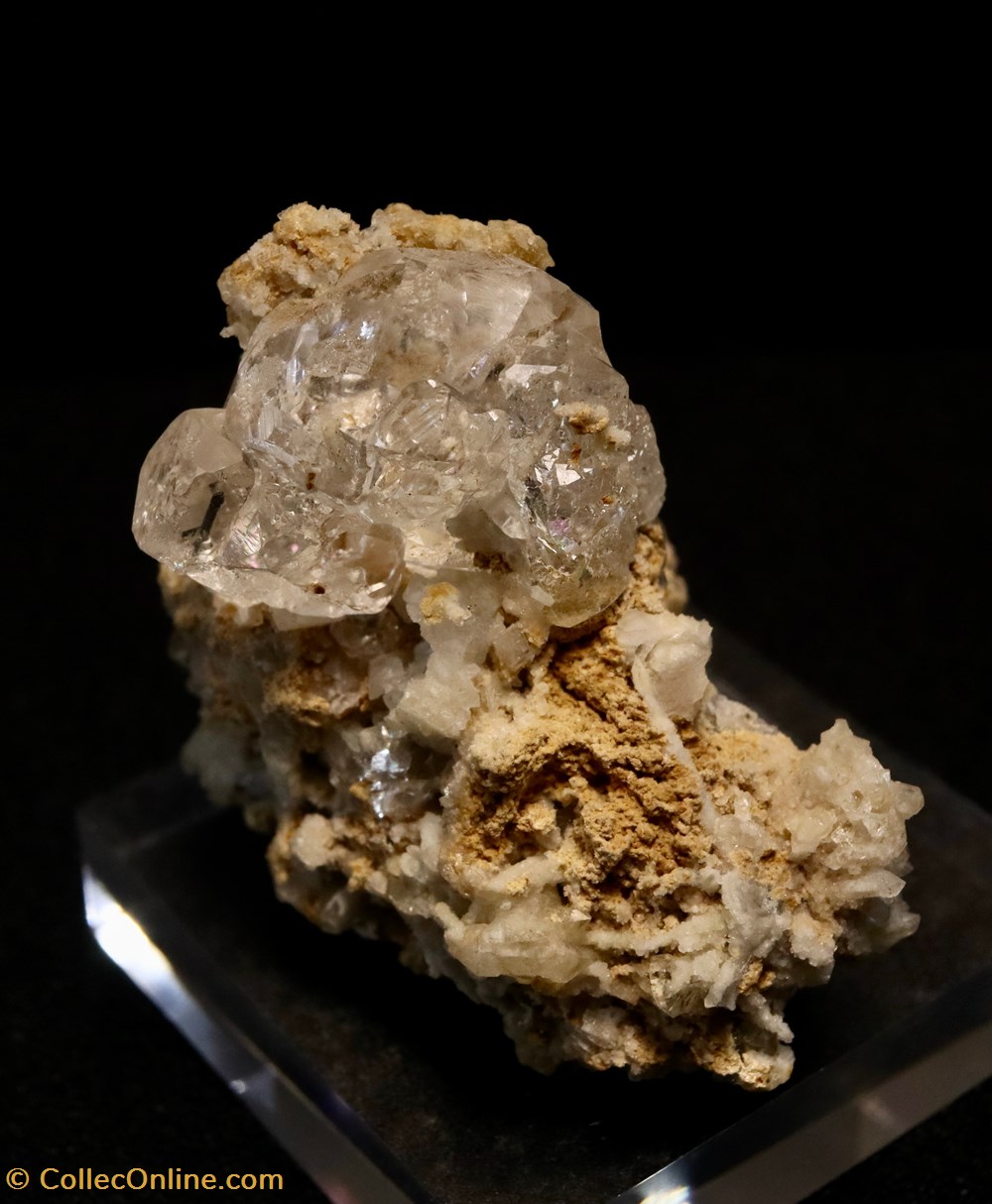 Fluorine (Dalnegorsk, Russie) mineraux meteorites fluorine dalnegorsk russie