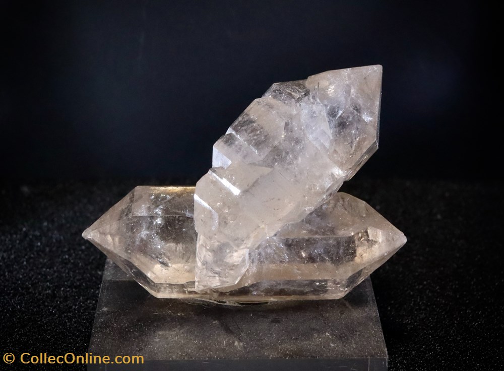 Quartz biterminé & maclé (Oignies, Pas de Calais) mineraux meteorites quartz bitermine macle oignies pas de calais