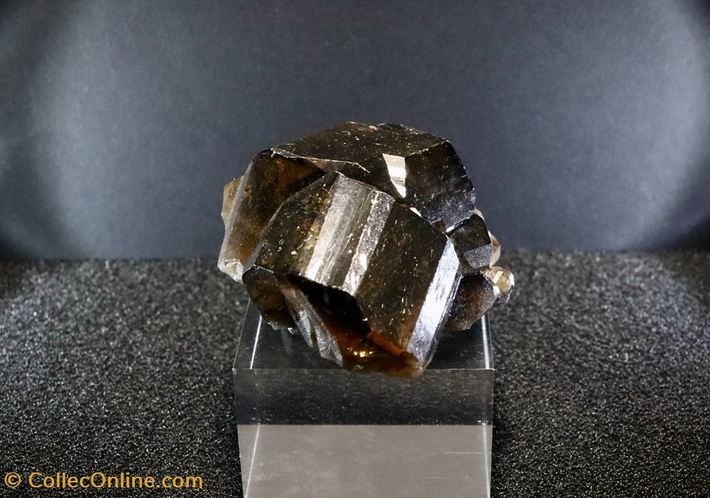Cassitérite maclée (Bolivie) 3 mineraux meteorites cassiterite maclee bolivie