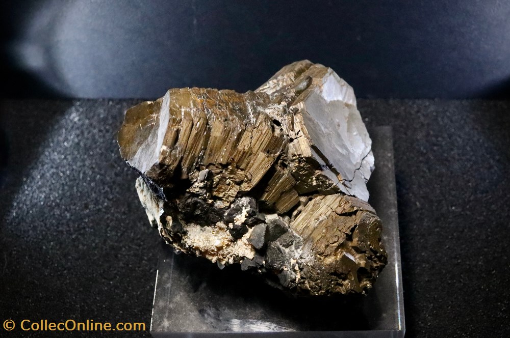 Pyrrothite (Dalnegorsk, Russie) 5 mineraux meteorites pyrrhotite pyrrothite dalnegorsk russie