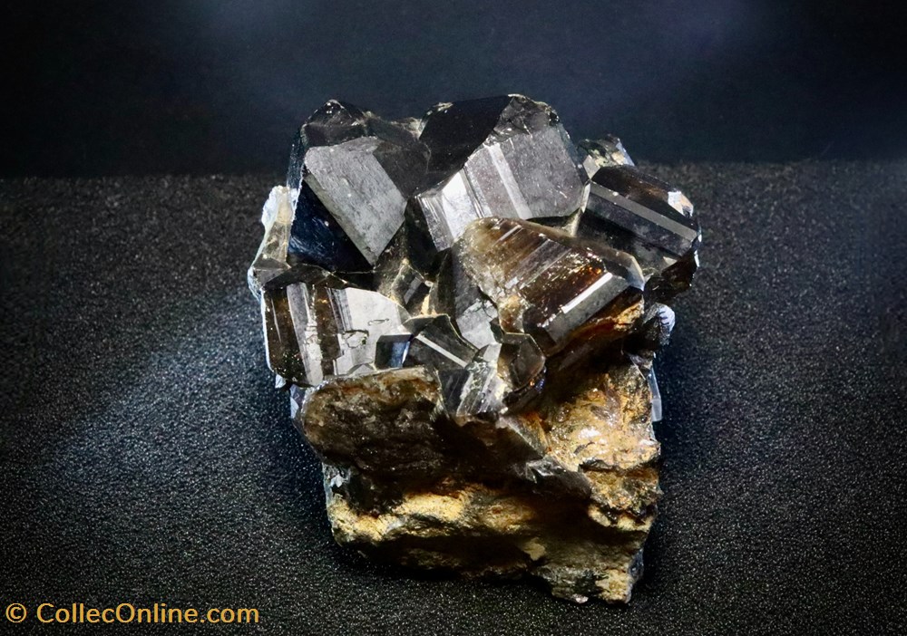 Cassitérite maclée (Bolivie) mineraux meteorites cassiterite maclee bolivie