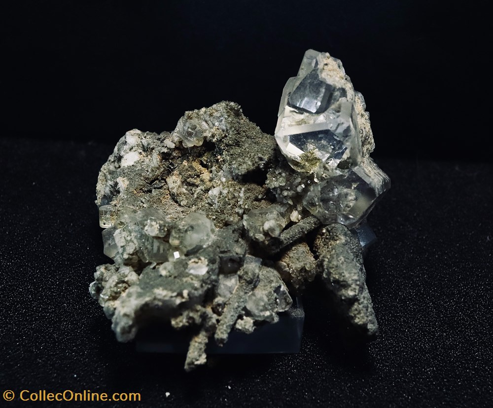 Fluorine (Dalnegorsk, Russie) 4 mineraux meteorites fluorine dalnegorsk russie