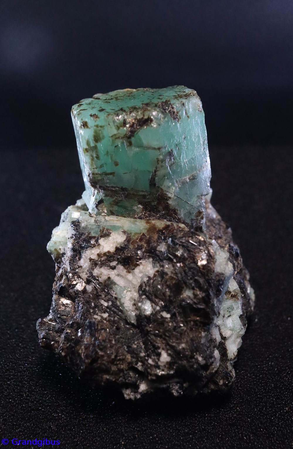 Emeraude mineraux meteorites beryl emeraude