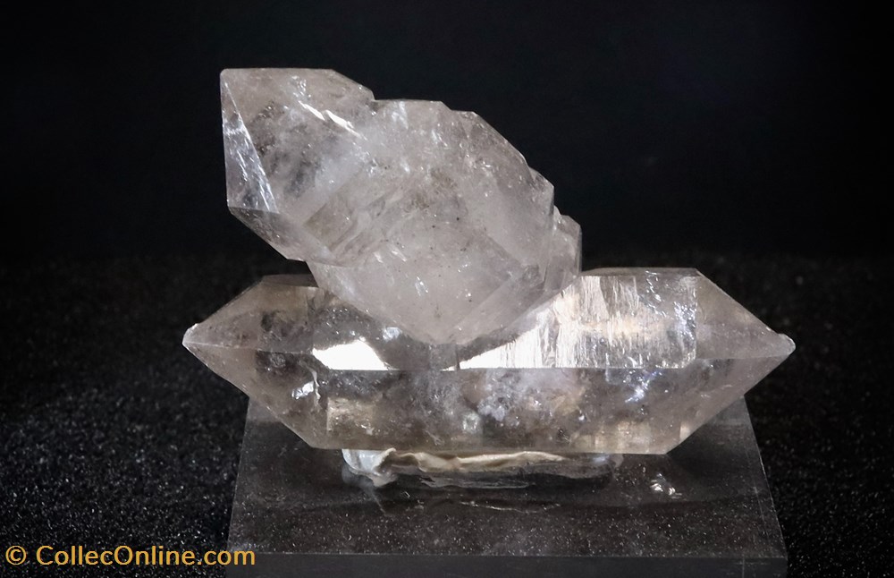 Quartz biterminé & maclé (Oignies, Pas de Calais) mineraux meteorites quartz bitermine macle oignies pas de calais