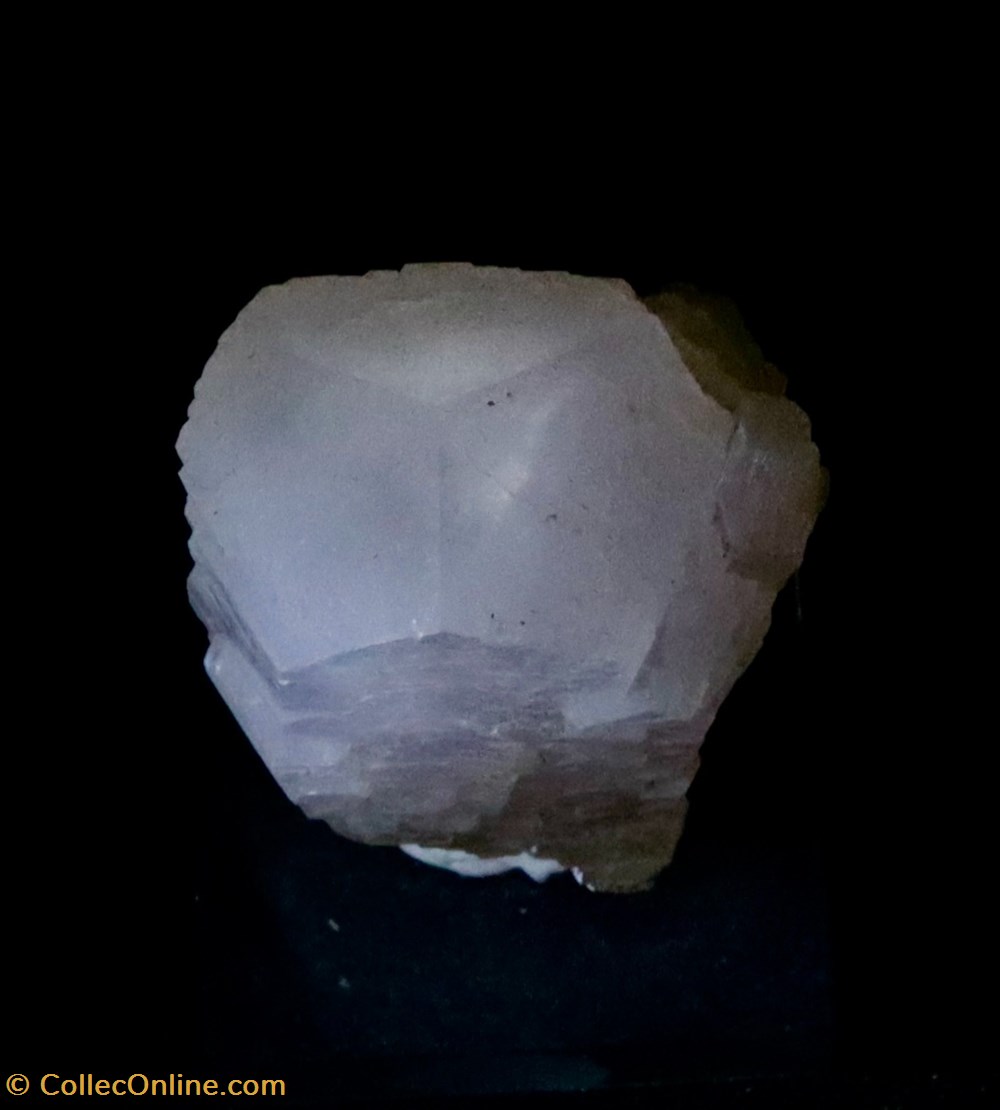 Calcite manganifère (Dalnegorsk, Russie) 3 mineraux meteorites calcite manganifere dalnegorsk russie