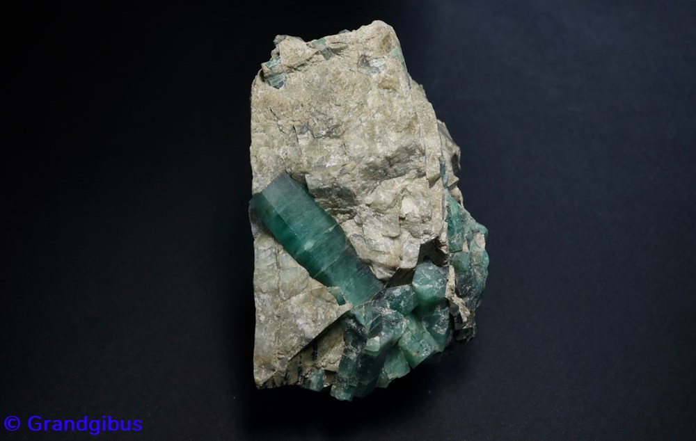 mineraux meteorites beryl emeraude