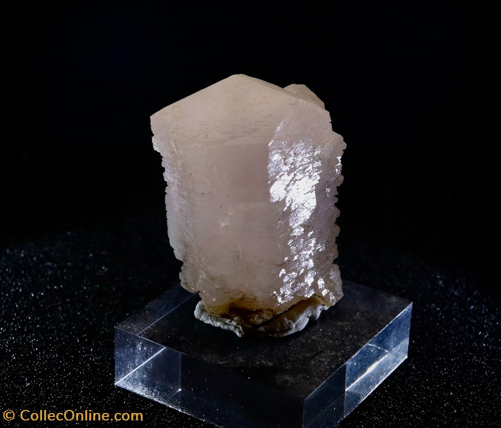 Calcite manganifère (Dalnegorsk, Russie) mineraux meteorites calcite manganifere dalnegorsk russie