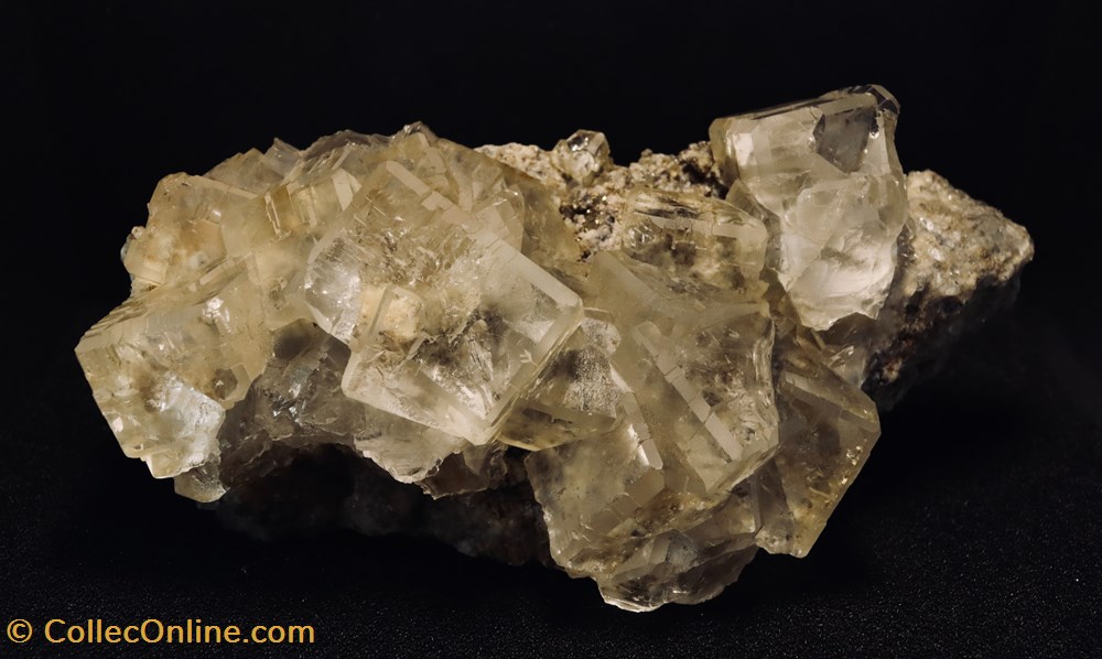 Fluorine (Dalnegorsk, Russie) 2 mineraux meteorites fluorine dalnegorsk russie