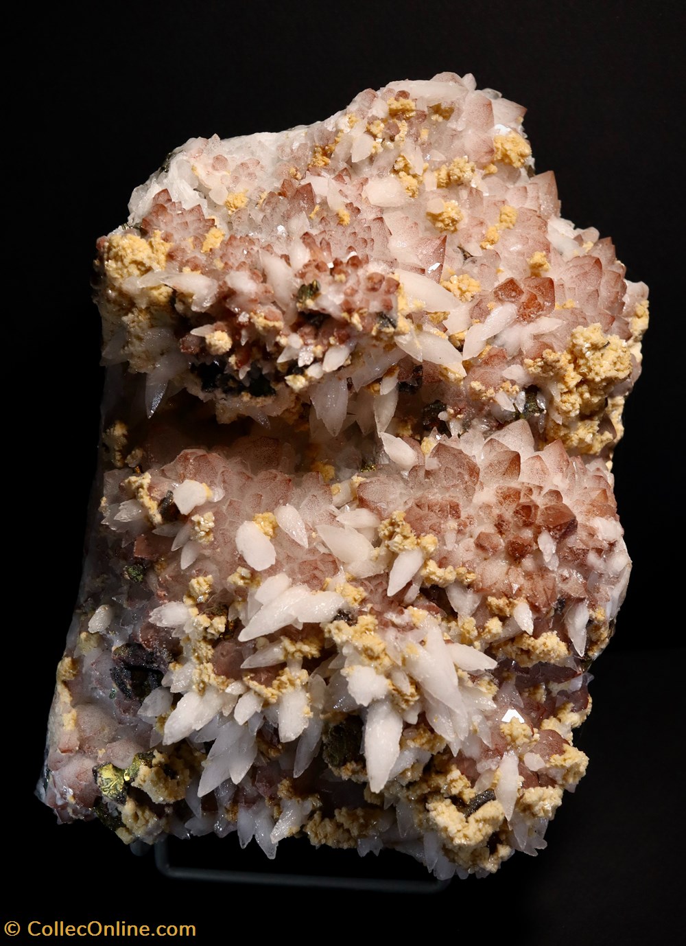 Quartz hématoïde & calcite scaléonèdre (Chine) mineraux meteorites quartz hematoide calcite scaleonedre chine