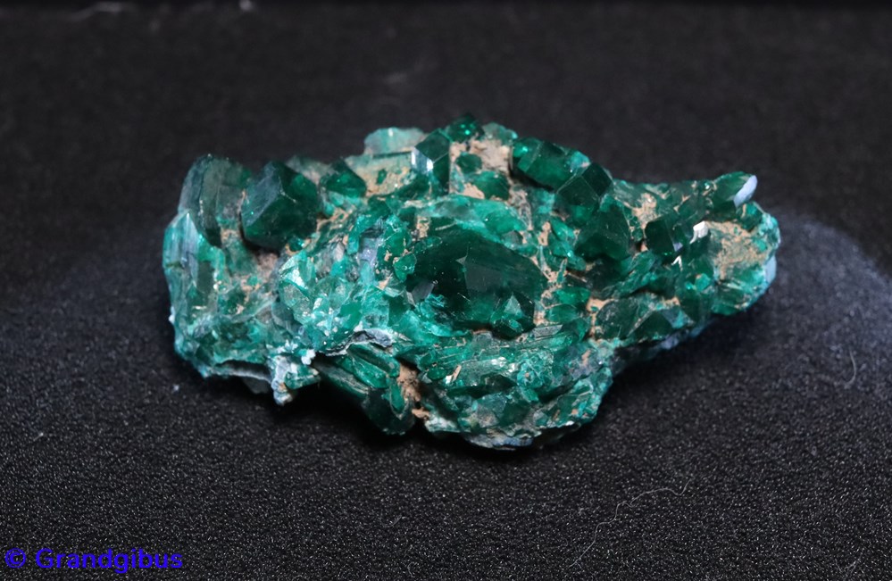 mineraux meteorites dioptase rep altai russie