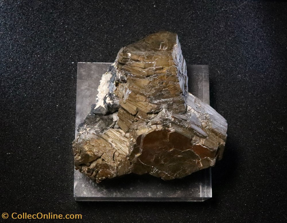 Pyrrothite (Dalnegorsk, Russie) mineraux meteorites pyrrhotite pyrrothite dalnegorsk russie