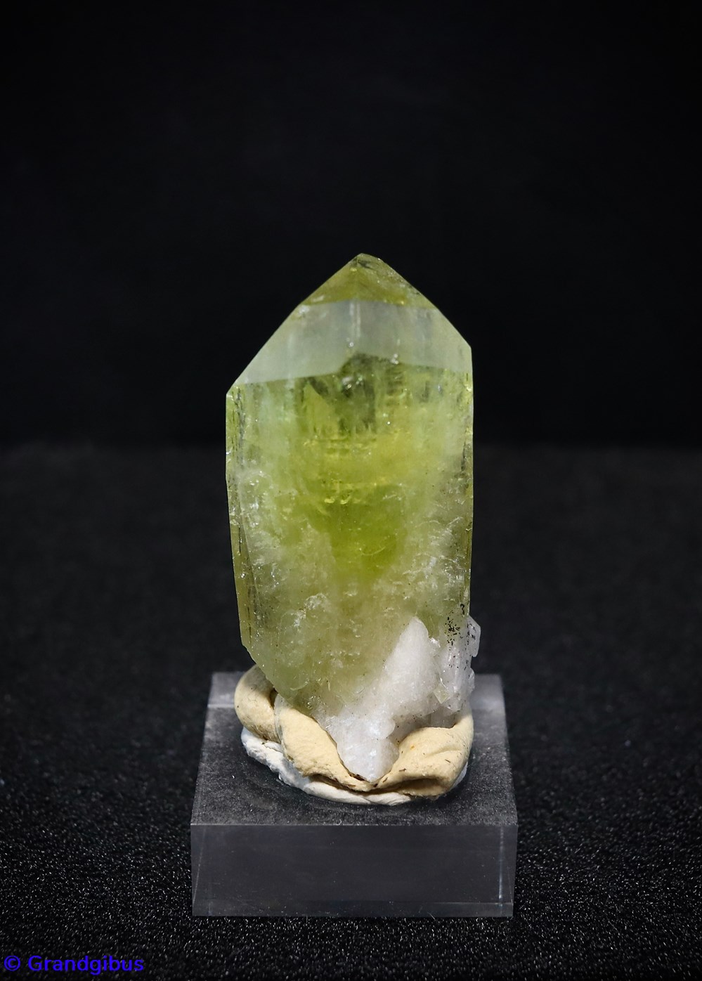 Brazilianite (Brésil) mineraux meteorites brazilianite bresil