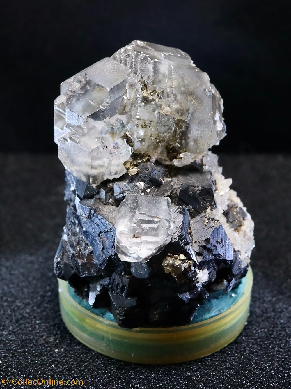 Fluorine (Dalnegorsk, Russie) mineraux meteorites fluorine dalnegorsk russie