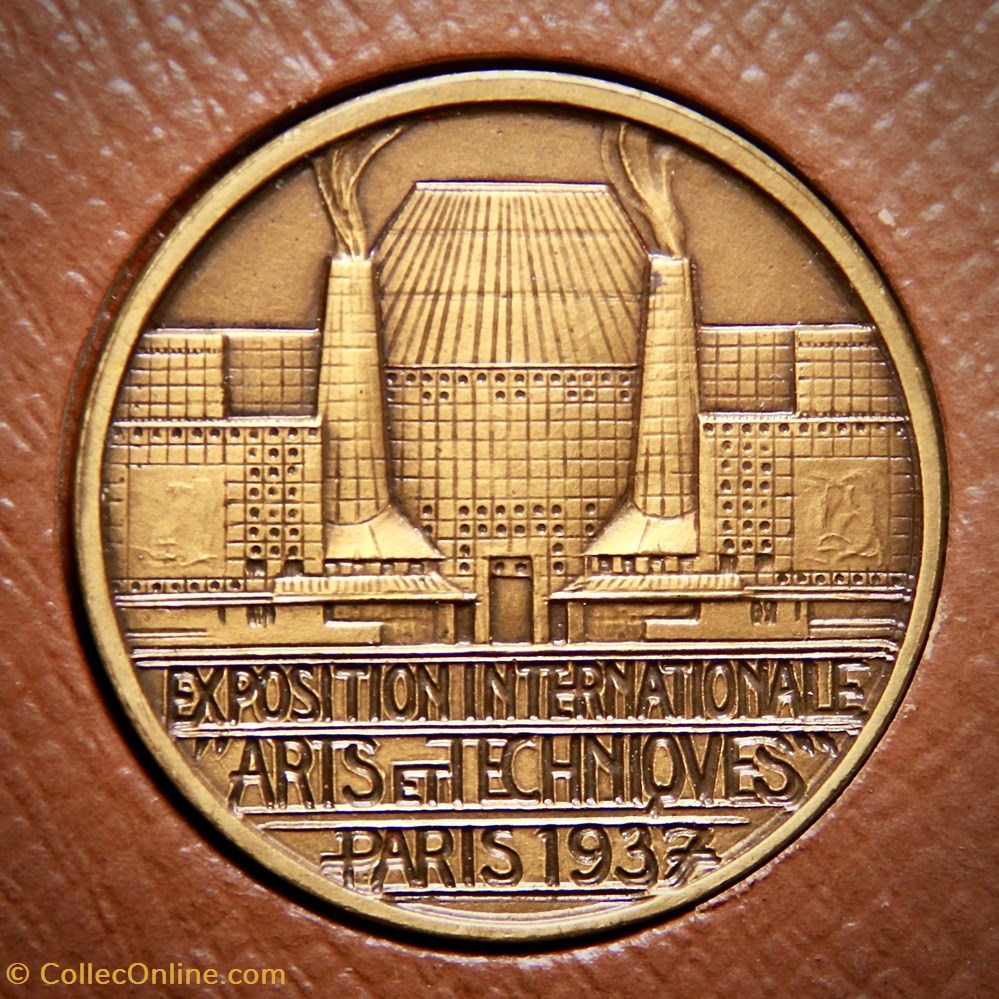 Coffret de l'Exposition internationale "Arts et Techniques", Paris 1937. Revers 3 monnaies paranumismatique jetons poids coffret de exposition internationale arts et techniques paris 1937 revers